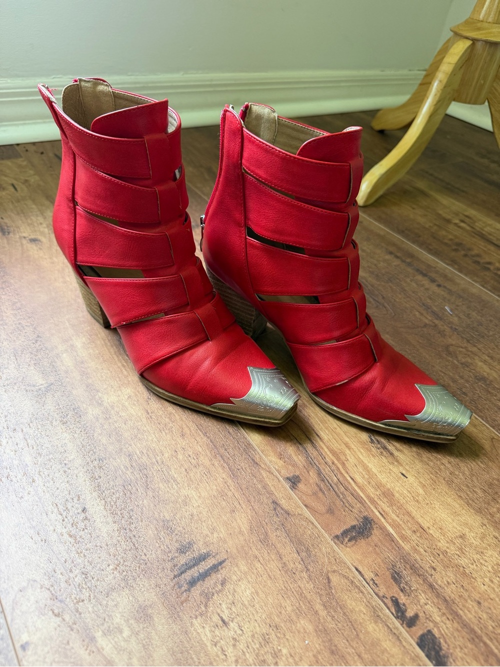 Beast fashion Dakota western ankle boot size 7